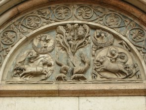 성 바를라암과 성 요사팟_photo by sailko_on the portal of Baptistery of Parma.jpg